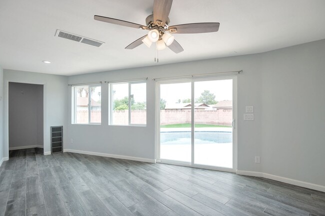 Building Photo - 6-Bedroom Tempe Home with Private Pool, Garage & Ideal Location