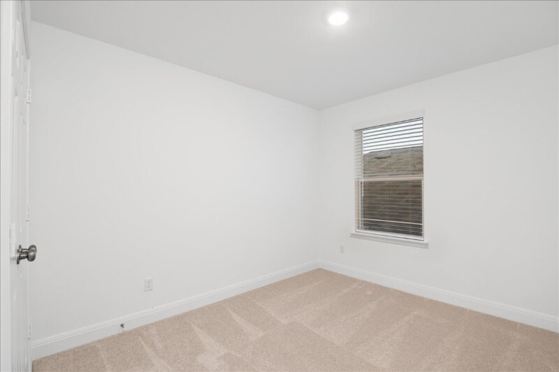 Building Photo - 1636 W Kerr Pass