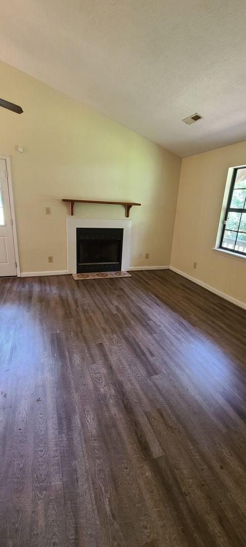 Building Photo - Corner Lot 3BR 1.5BA Home in Forest