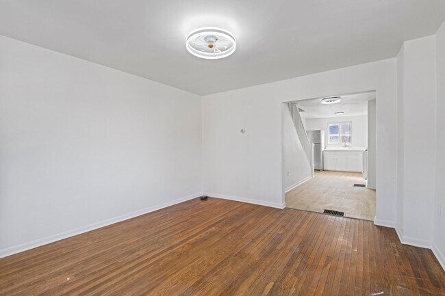 Building Photo - 117 River Ave