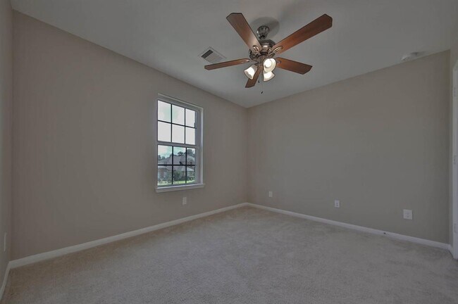 Building Photo - 2211 Dama Dr