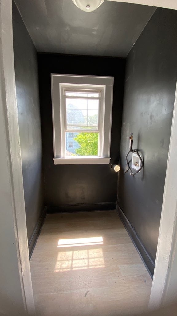 Building Photo - 9-11 Lois Pl