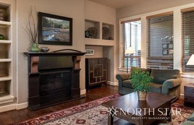 Building Photo - 4 Bed, 3 Bath w/ 3,030 sqft of perfection in Renaissance Ridge