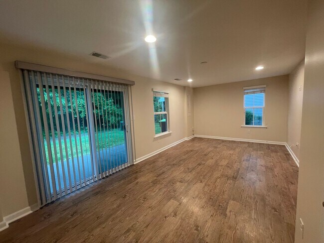 Building Photo - Beautiful home in Clearfield Oaks