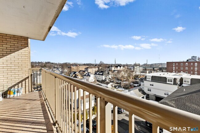 Building Photo - 65 Glenbrook Rd