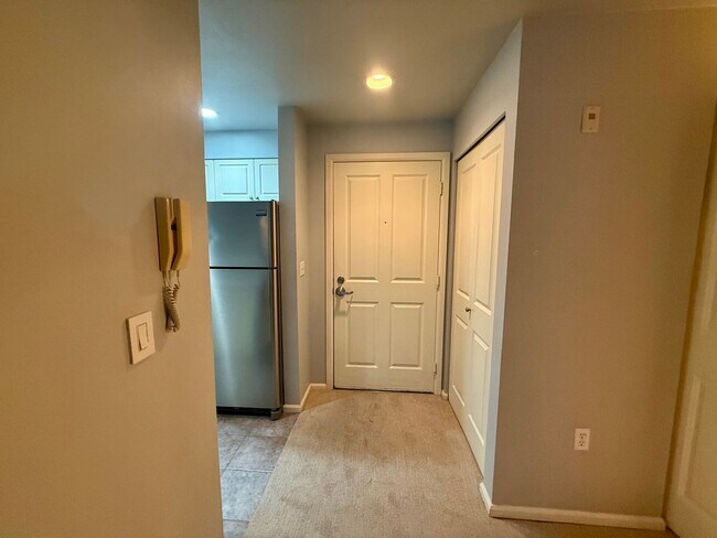 Building Photo - University District Condo