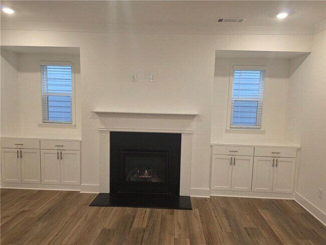 Building Photo - 221 Brownlee Rd