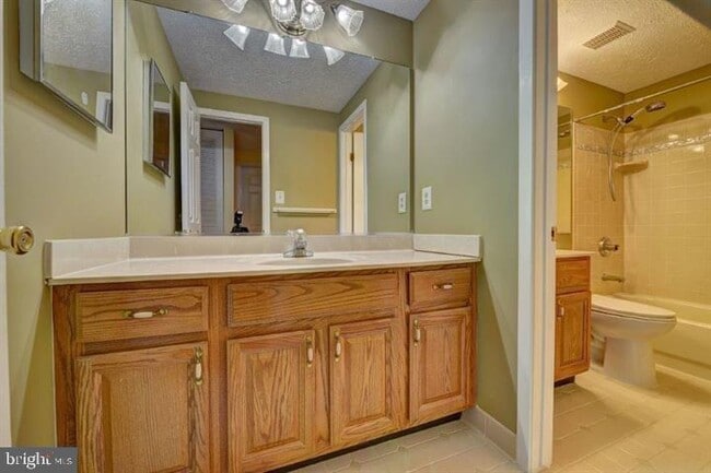 Building Photo - 12246 Westwood Hills Dr