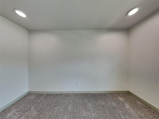 Building Photo - 13526 Vinita Dr