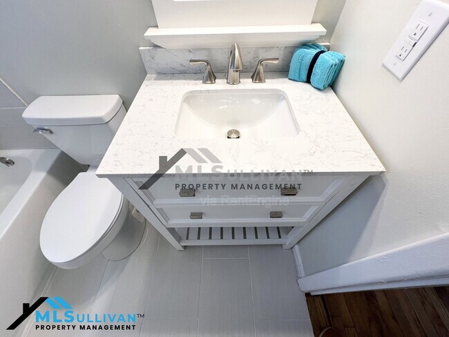 Building Photo - 2408 Otis St