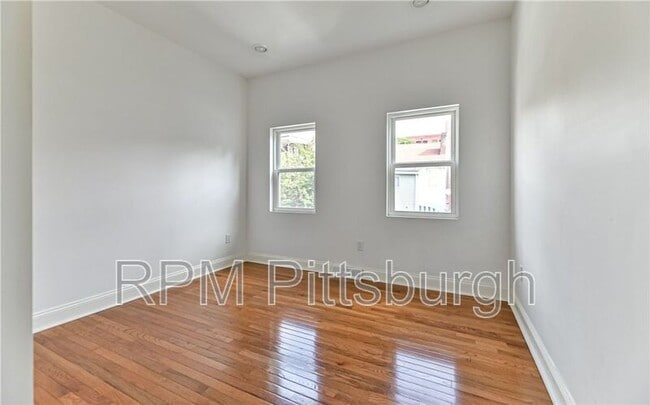 Building Photo - 185 Almond Wy