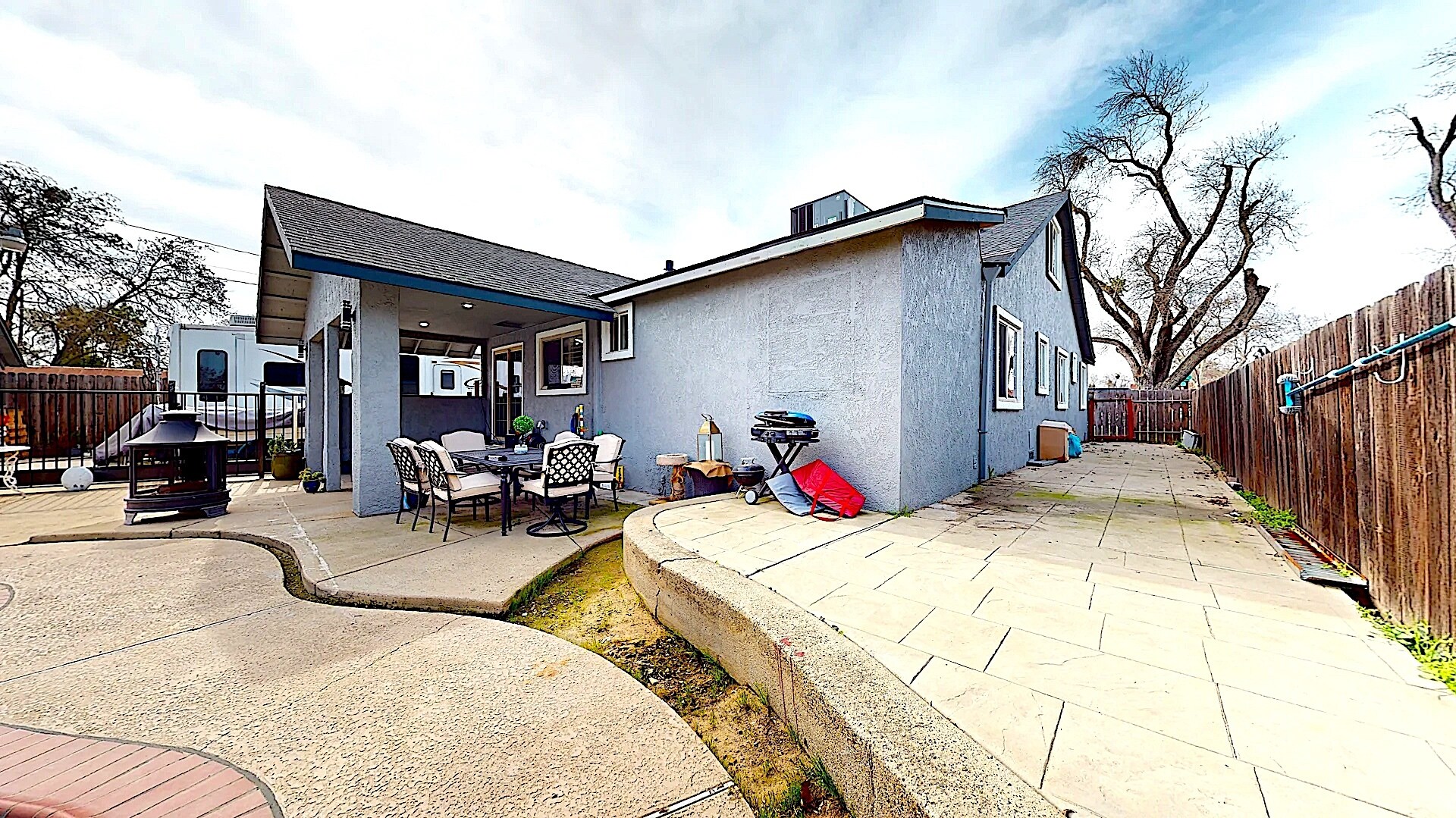 Building Photo - 204 N Santa Ana Ave