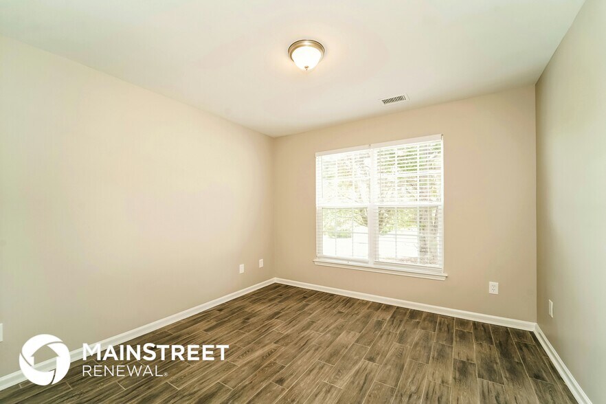 Building Photo - 8615 Appledale Dr