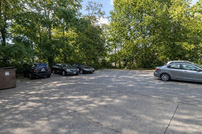 Building Photo - 801 N Ann St