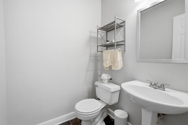 Building Photo - 13815 Wetherfield Ln