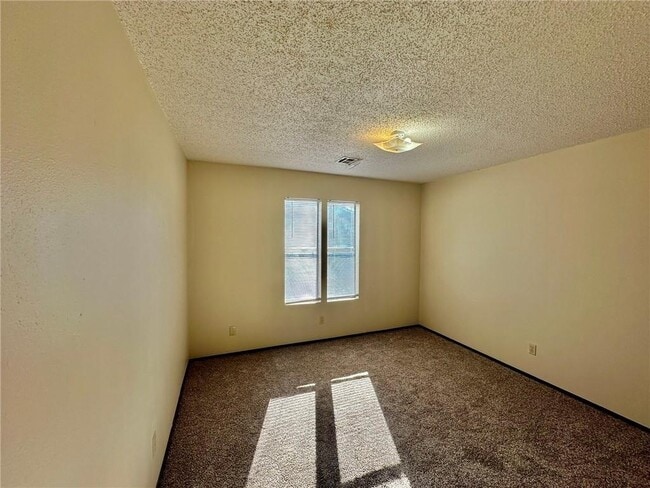 Building Photo - 310 N 34th St