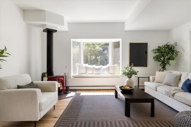 Building Photo - Open Concept Historic Home in Downtown Boz...