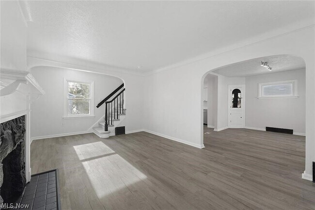 Building Photo - 3406 Henderson Rd