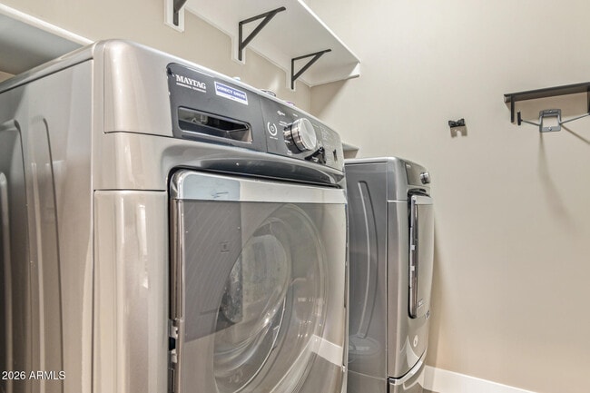 Building Photo - 4803 N Woodmere Fairway