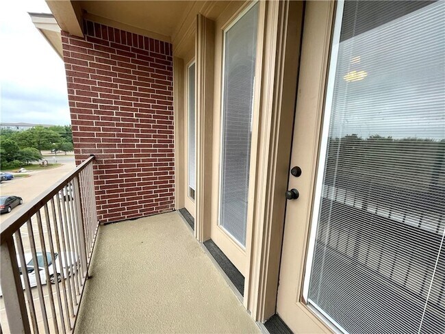 Building Photo - 1915 Dartmouth St