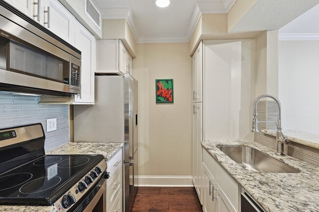 Building Photo - 3402 Garrott St