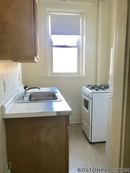 Primary Photo - 1179 Boylston St