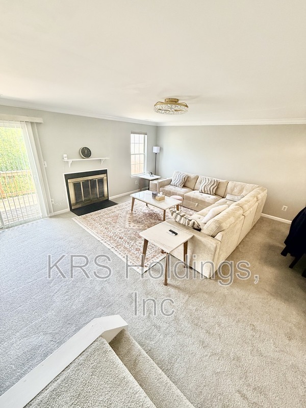 Building Photo - 4232 Stockbridge Dr