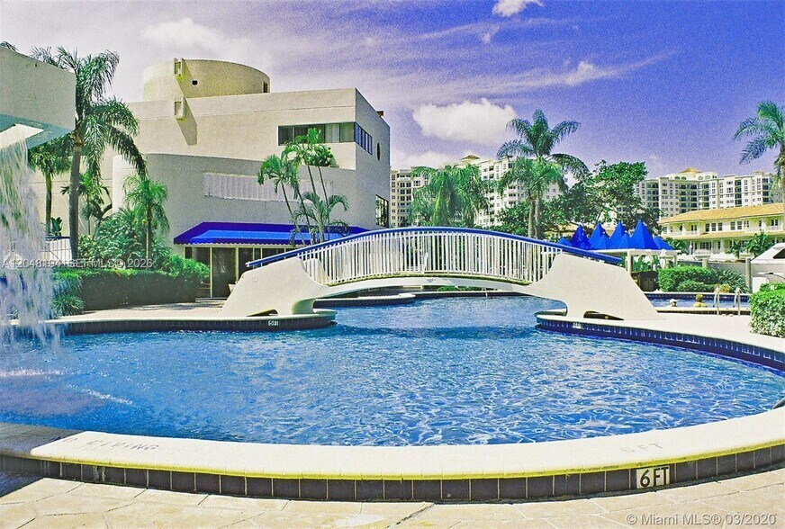 Building Photo - 19707 Turnberry Way