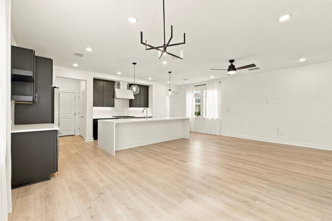 Building Photo - 2305 Via Laura Ln