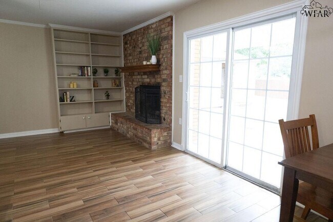 Building Photo - 2824 Barrywood Dr