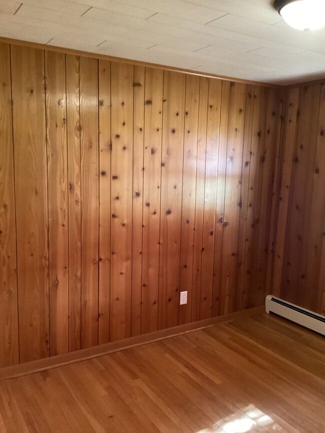 Building Photo - Roomy Rancher in Blue Ridge Summit