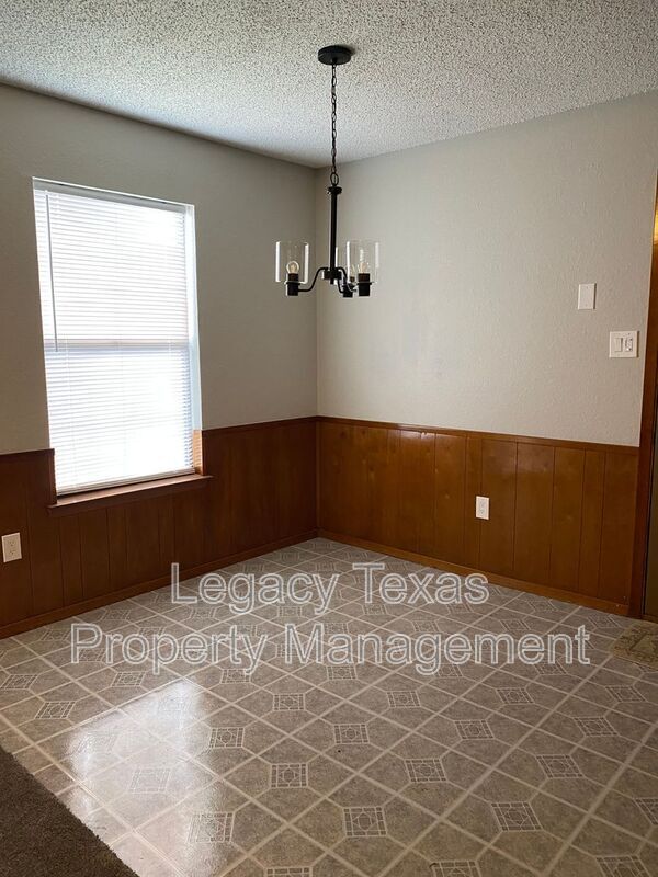 Building Photo - 1413 Berry Dr