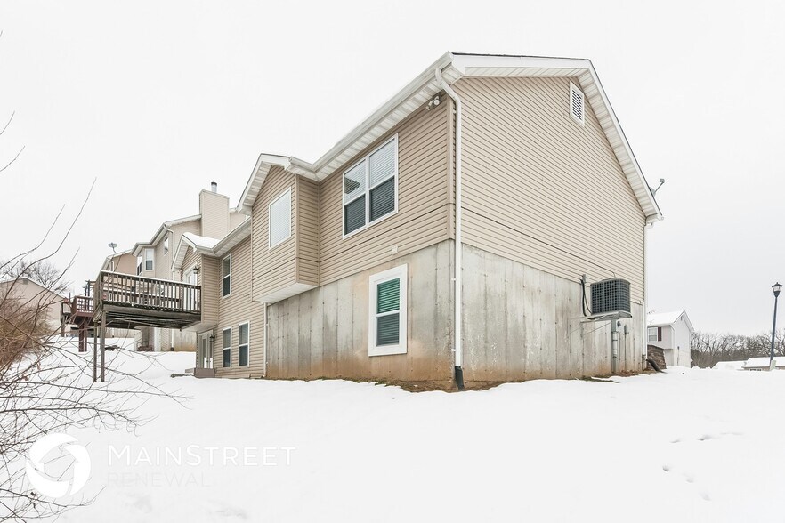 Building Photo - 10 Concord Dr