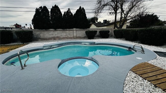 Building Photo - 2905 Mason Ave