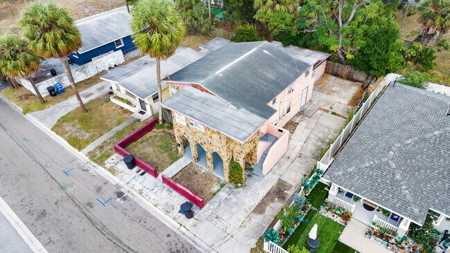 Building Photo - 1116 Upton Ct S