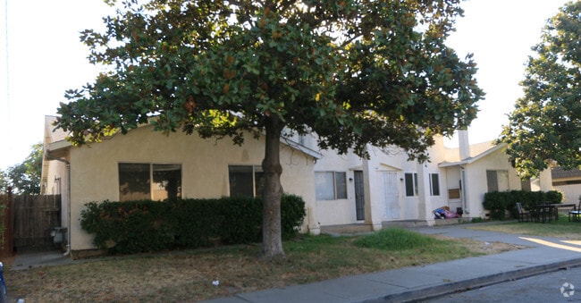 Primary Photo - 4464 Dorset St