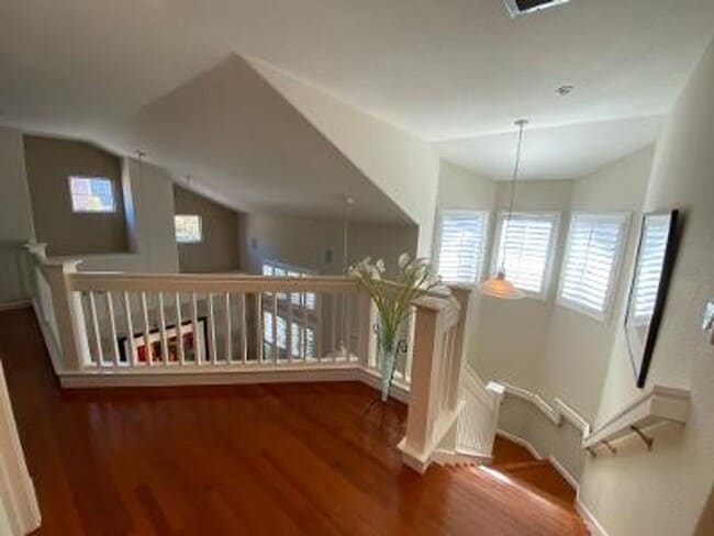 Building Photo - 3 Bed 3.5 Bath + Loft, In Downtown Danvill...