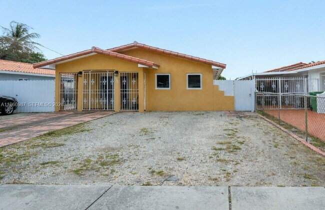 Building Photo - 630 SW 62nd Ave