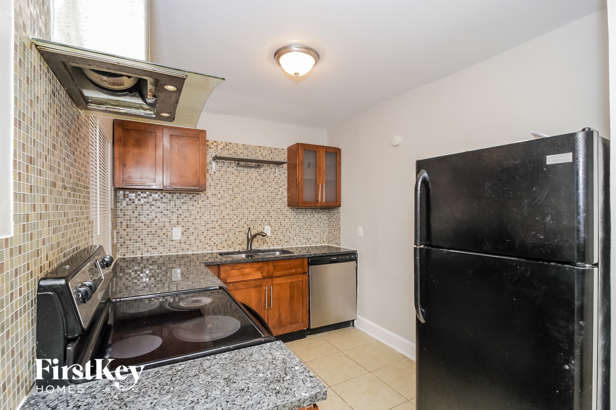 Building Photo - 476 Rigby St NE