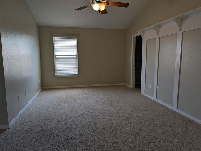 Building Photo - BEAUTIFUL 4 Bed 2.5 Bath Home For Rent in ...