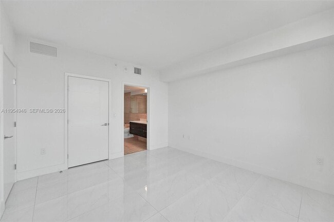 Building Photo - 301 Altara Ave