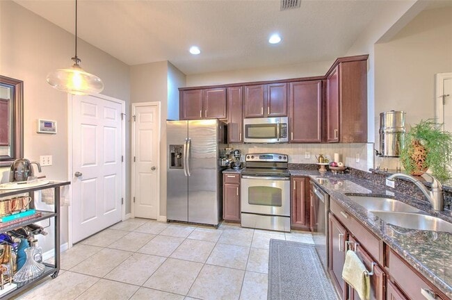 Building Photo - 11808 13th Way N