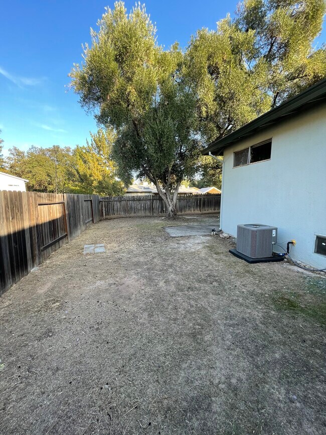 Building Photo - 7179 Palm Ave