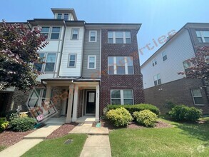 Building Photo - Charming 3 Story 3 Bedroom 3.5 Bath 1 Car-...