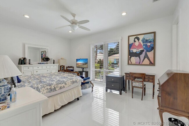 Building Photo - 17070 Royal Cove Way