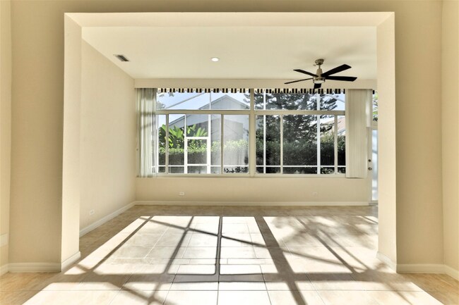 Building Photo - 1161 Siesta Key Cir
