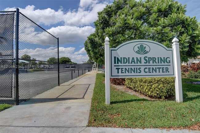 Building Photo - 11622 Creekside Dr