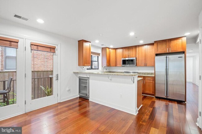 Building Photo - 1354 Euclid St NW