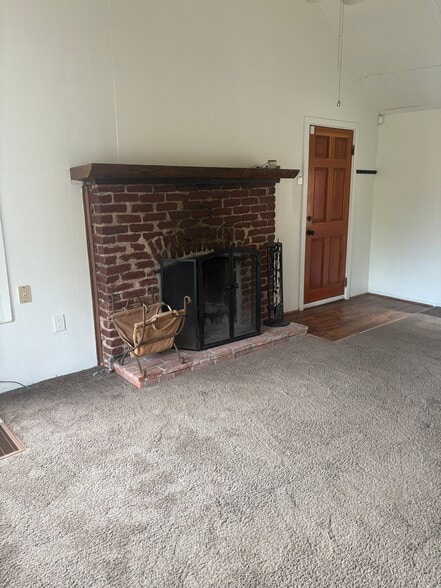 Building Photo - 26302 Lake Forest Dr