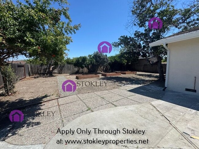 Building Photo - 6346 Escallonia Dr